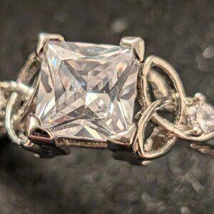 Sterling Silver with Cubic Zirconia - Celtic Ring - Size 8